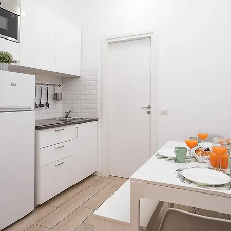 Hemeras Boutique Homes - Design Flat Near Metro Station